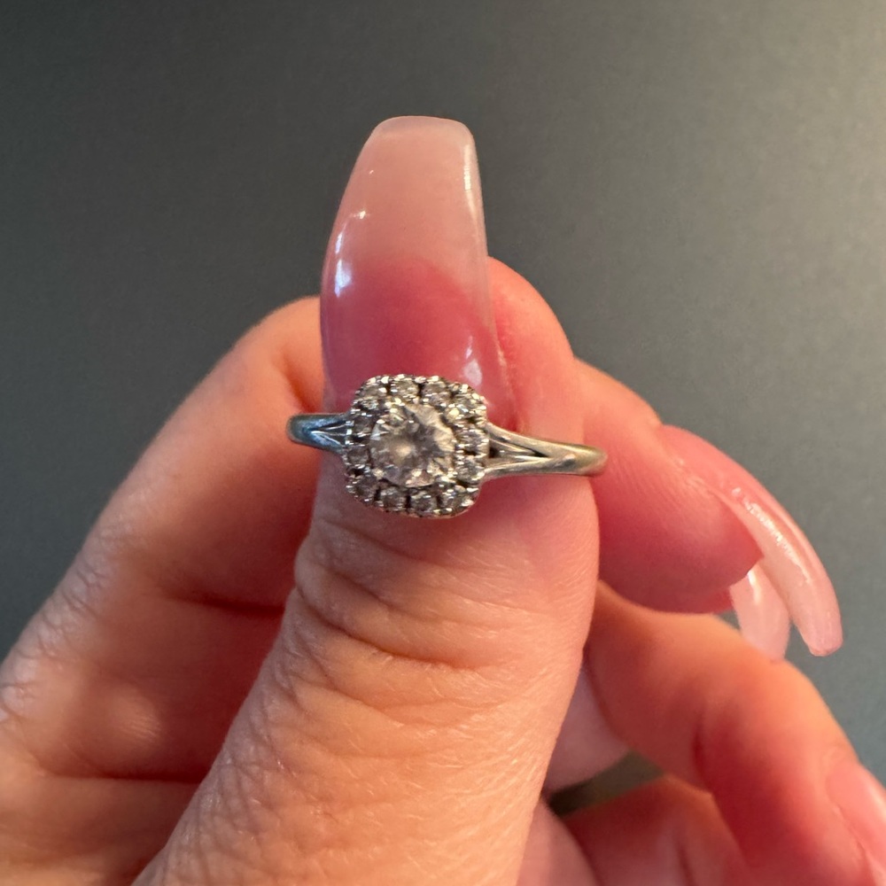 ❌ TRADED ❌ 14k Solid White Gold Diamond Ring